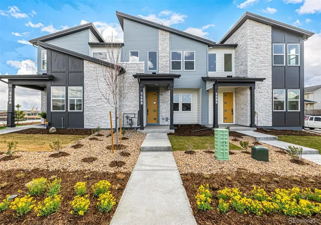 Photo 1 of Townhouse for sale at 5688 N Killarney Ct, Aurora, CO 80019 | MLS# 4995076 | Listing updated on 2026-08-20