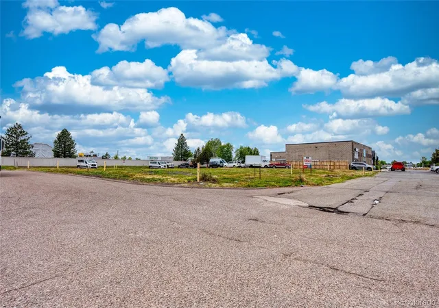 Homes for sale in Aurora, CO | 15950 E 6Th Ave, Aurora, CO 80011 | MLS# 2069538