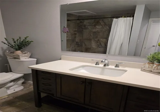 2nd image of 561 E Geneva St N, Aurora, CO 80010