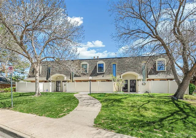 Homes for sale in Aurora, CO | 1350 S Idalia St #G, Aurora, CO 80017 | MLS# 5247663