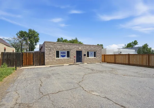 Photo 1 of Single family home for sale at 1050 S Quitman St, Denver, CO 80219 | MLS# 7134857 | Listing updated on 2026-10-23