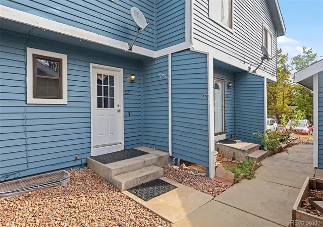 Photo 3 of Condo for sale at 718 Julian Cir, Lafayette, CO 80026 | MLS# 5743746 | Listing updated on 2026-10-05