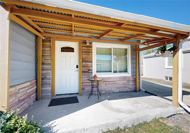 Photo 2 of Single family home for sale at 1325 Upham St, Lakewood, CO 80214 | MLS# 4042766 | Listing updated on 2026-10-21