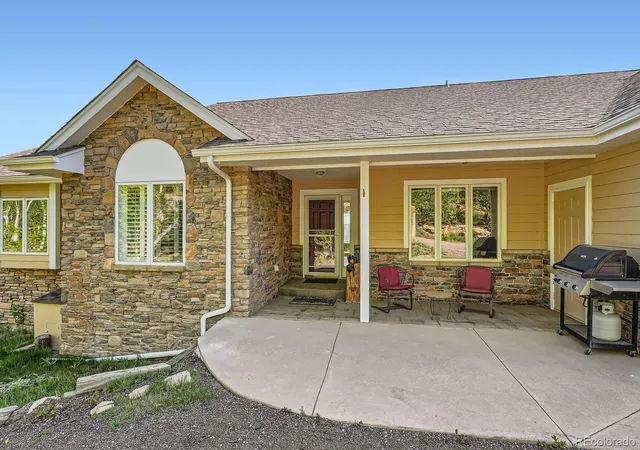 Photo 1 of Single family home for sale at 557 Highpoint Cir, Black Hawk, CO 80422 | MLS# 2716193 | Listing updated on 2026-04-24