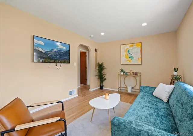 4th image of 1055 S Bryant St, Denver, CO 80219 | MLS# 5927320