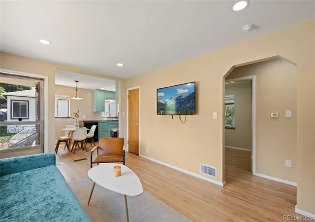 5th image of 1055 S Bryant St, Denver, CO 80219 | MLS# 5927320