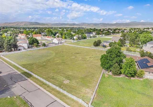 Photo 4 of Sale Pending at 7787 Mcintyre Ct, Arvada, CO 80007 | MLS# 4400922 | Listing updated on 2026-06-18