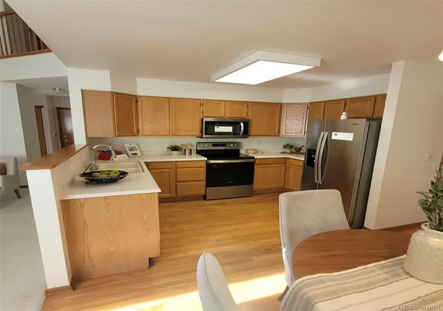 Photo 4 of Single family home for sale at 4916 S Eagle Cir, Aurora, CO 80015 | MLS# 7491031 | Listing updated on 2026-10-30