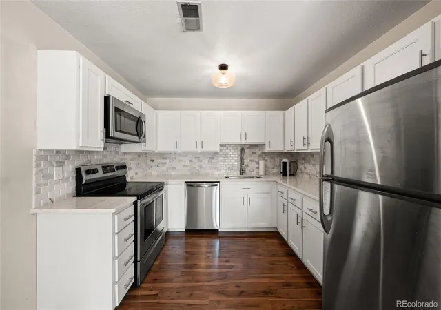 Photo 3 of Townhouse for sale at 7096 E Dry Crk Cir, Centennial, CO 80112 | MLS# 2102346 | Listing updated on 2026-08-06