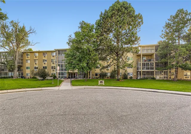 3rd image of 13500 E Cornell Ave #206, Aurora, CO 80014 | MLS# 9010579