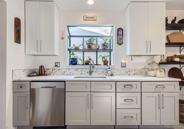 Photo 1 of Sale Pending at 10115 W Arbor Pl, Littleton, CO 80127 | MLS# 2205860 | Listing updated on 2026-06-26