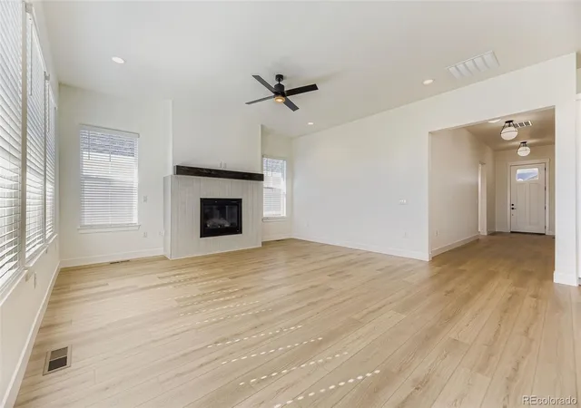 Photo 4 of Single family home for sale at 9046 S Shawnee Ct, Aurora, CO 80016 | MLS# 3006667 | Listing updated on 2026-09-27
