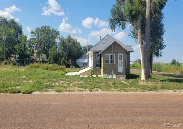 Photo 2 of Single family home for sale at 420 E 2nd Street, Julesburg, CO 80737 | MLS# 4225550 | Listing updated on 2026-09-04