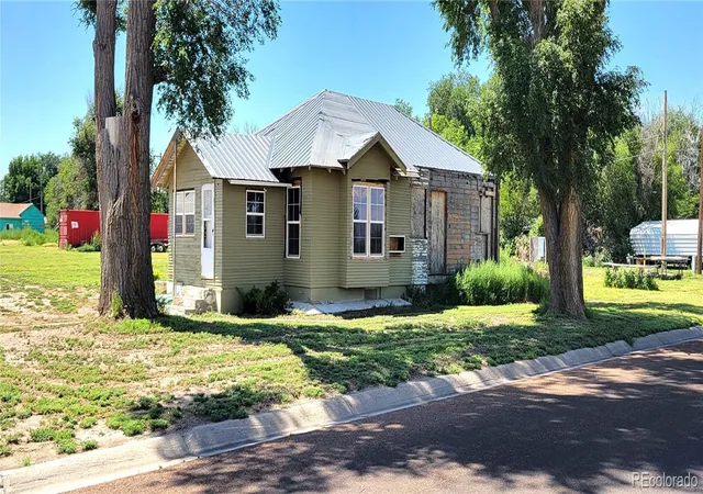 Photo 3 of Single family home for sale at 420 E 2nd Street, Julesburg, CO 80737 | MLS# 4225550 | Listing updated on 2026-09-04