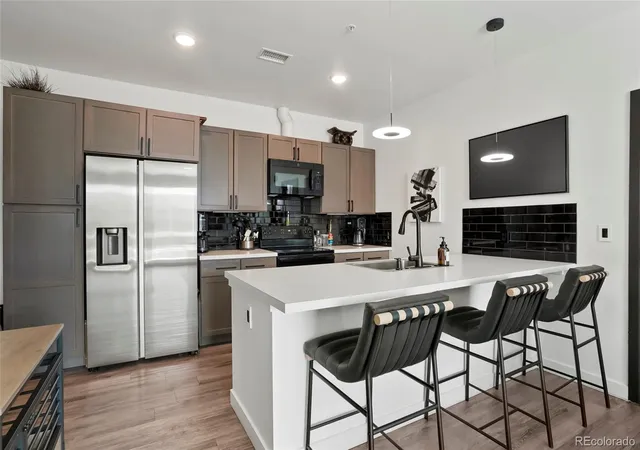 3rd image of 8475 E 36Th Ave #217, Denver, CO 80238 | MLS# 9185640