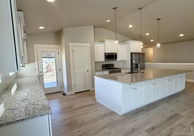 Photo 3 of Single family home for sale at 9048 Harlequin Cir, Longmont, CO 80504 | MLS# IR1043569 | Listing updated on 2026-08-27