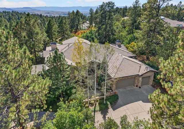 Photo 4 of Single family home for sale at 218 Hidden Valley Ln, Castle Rock, CO 80108 | MLS# 6581237 | Listing updated on 2026-09-19