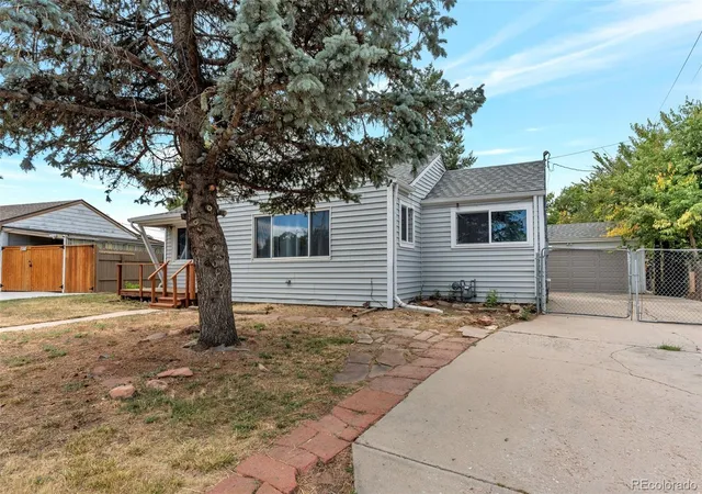 1st image of 11612 Del Mar Pkwy, Aurora, CO 80010 | MLS# 3400717