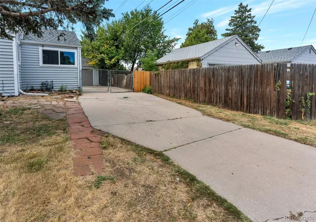 2nd image of 11612 Del Mar Pkwy, Aurora, CO 80010 | MLS# 3400717