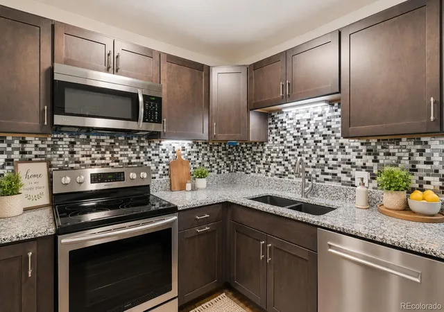 2nd image of 725 S Clinton St #13B, Denver, CO 80247 | MLS# 5568448