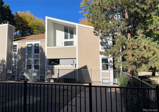3rd image of 3868 S Fraser St, Aurora, CO 80014