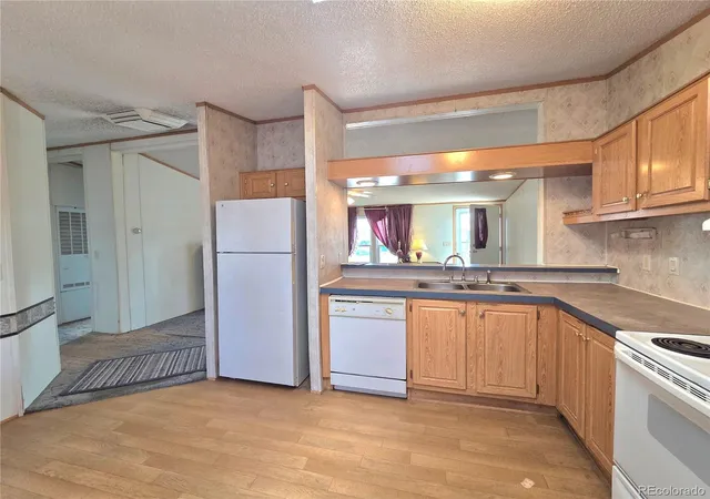 Photo 3 of Manufactured home for sale at 5250 W 53 Ave, Arvada, CO 80002 | MLS# 4764220 | Listing updated on 2026-09-23