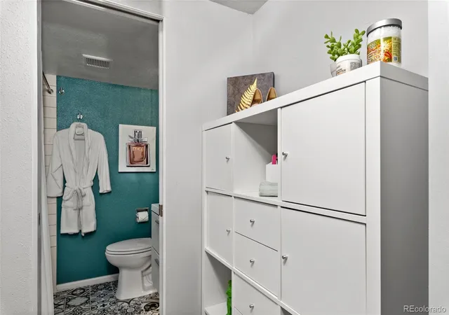 5th image of 100 S Clarkson St, Denver, CO 80209