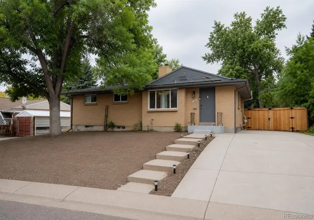 1st image of 2569 E Cresthill Ave, Centennial, CO 80121 | MLS# 3557086