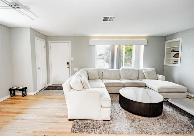 5th image of 2569 E Cresthill Ave, Centennial, CO 80121 | MLS# 3557086