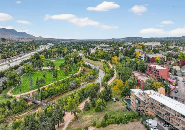 3rd image of 20 Boulder Crescent St, Colorado Springs, CO 80903