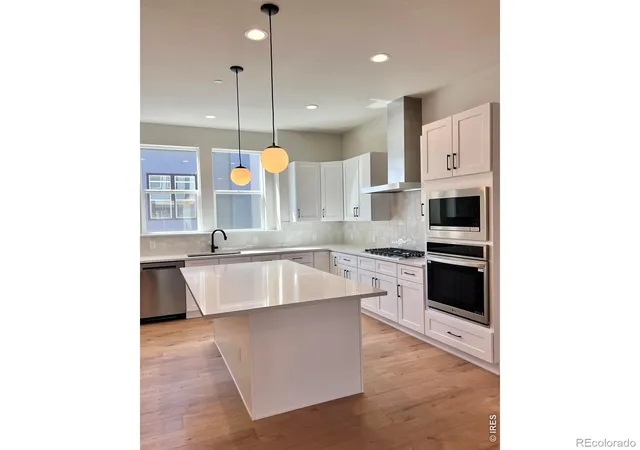 Photo 3 of Townhouse for sale at 352 Marshall Rd, Louisville, CO 80027 | MLS# IR1046030 | Listing updated on 2026-09-25