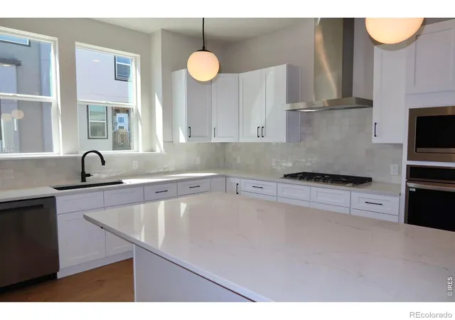 Photo 4 of Townhouse for sale at 352 Marshall Rd, Louisville, CO 80027 | MLS# IR1046030 | Listing updated on 2026-09-25