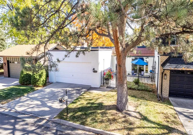 Photo 4 of Single family home for sale at 7466 W Cedar Cir, Lakewood, CO 80226 | MLS# 8359967 | Listing updated on 2026-09-23