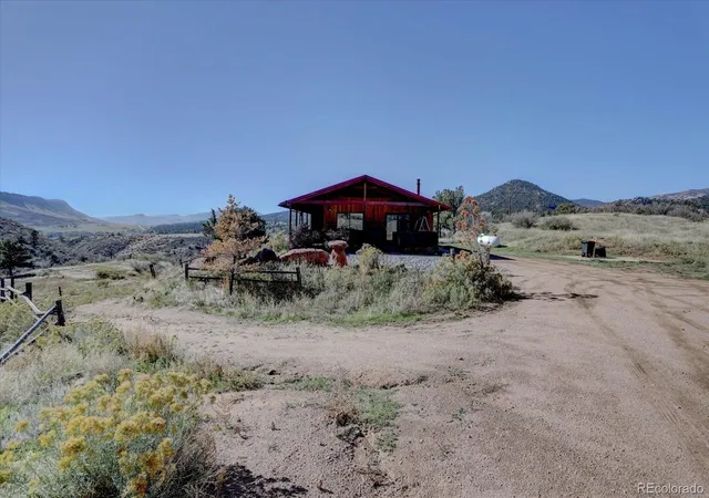 Photo 3 of Single family home for sale at 1165 Stagecoach Trl, Lyons, CO 80540 | MLS# 3989537 | Listing updated on 2026-09-21
