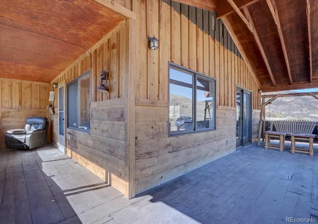 Photo 3 of Single family home for sale at 1165 Stagecoach Trl, Lyons, CO 80540 | MLS# 3989537 | Listing updated on 2026-09-21