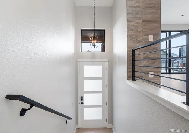 Photo 4 of Townhouse for sale at 3879 Bahn Ct, Evergreen, CO 80439 | MLS# 2238609 | Listing updated on 2026-10-09