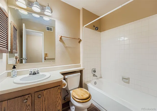 image of 1876 S Pitkin Cir, Aurora, CO 80017