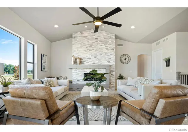 Photo 4 of Single family home for sale at 206 Blue Fortune Dr, Windsor, CO 80550 | MLS# IR1047531 | Listing updated on 2026-09-19