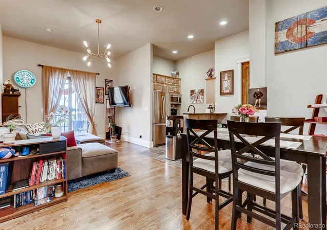 Photo 4 of Single family home for sale at 6963 S Espana Way, Aurora, CO 80016 | MLS# 5939165 | Listing updated on 2026-07-31