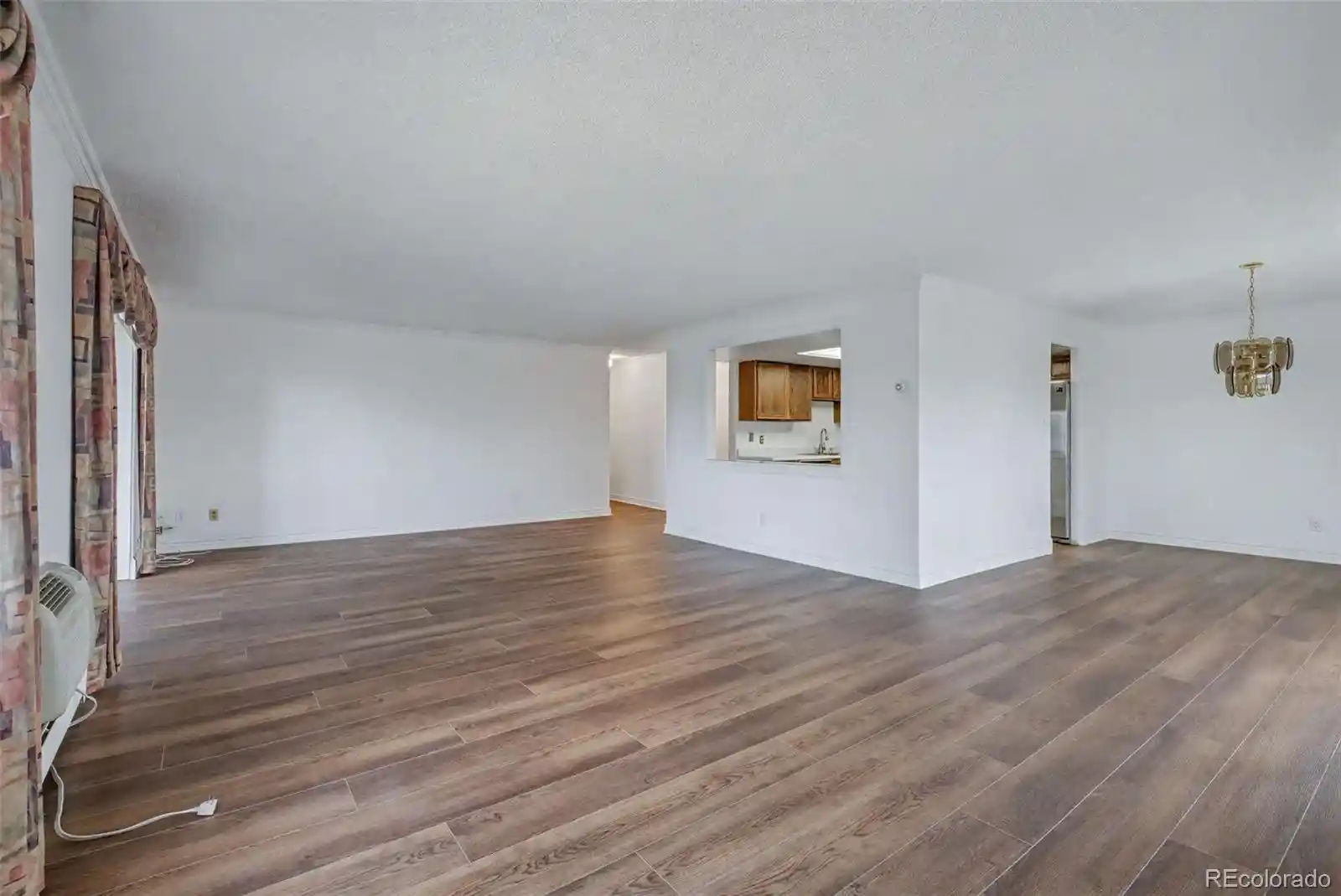 Listing Photo 2 - Condo for sale in 14390 E Marina Dr located at 14390 E Marina Dr, Aurora, CO 80014 - Unit #302