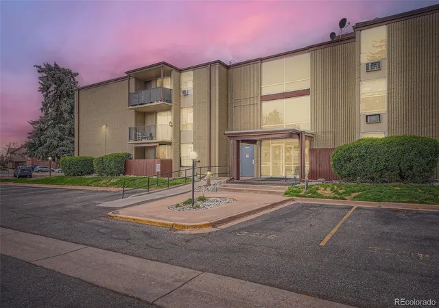Homes for sale in Aurora, CO | 2231 S Vaughn Way #114B, Aurora, CO 80014 | MLS# 6815858