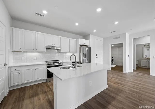 Listing Photo 5 - Condo for sale in building located at 485 Interlocken Blvd, Broomfield, CO 80021 - Unit #210