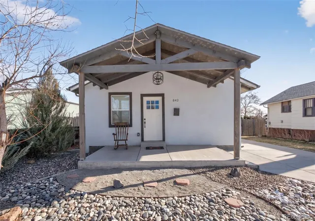 2nd image of 842 Grove St, Denver, CO 80204 | MLS# 9654651