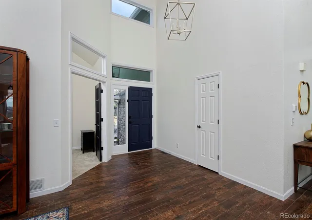 Photo 2 of Single family home for sale at 810 Trl Ridge Dr, Louisville, CO 80027 | MLS# 9437578 | Listing updated on 2026-09-18