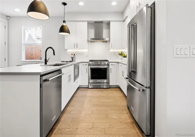 4th image of 1432 Knox Ct, Denver, CO 80204 | MLS# 8461325