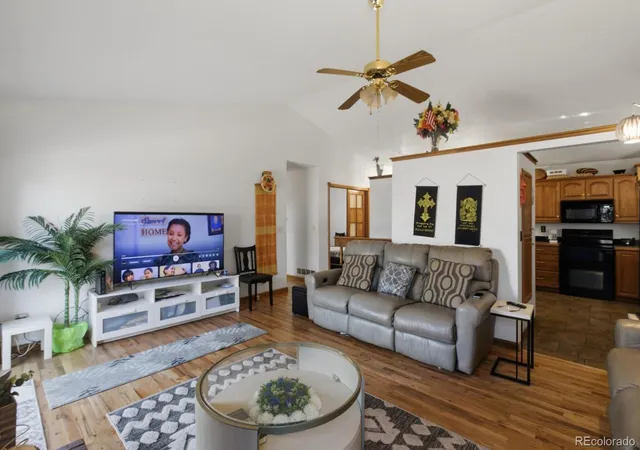 4th image of 18941 E Chaffee Pl, Denver, CO 80249 | MLS# 2795529