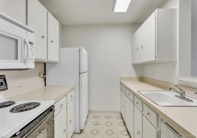 Homes for sale in Aurora, CO | 2231 S Vaughn Wy #315B, Aurora, CO 80014 | MLS# 6874079