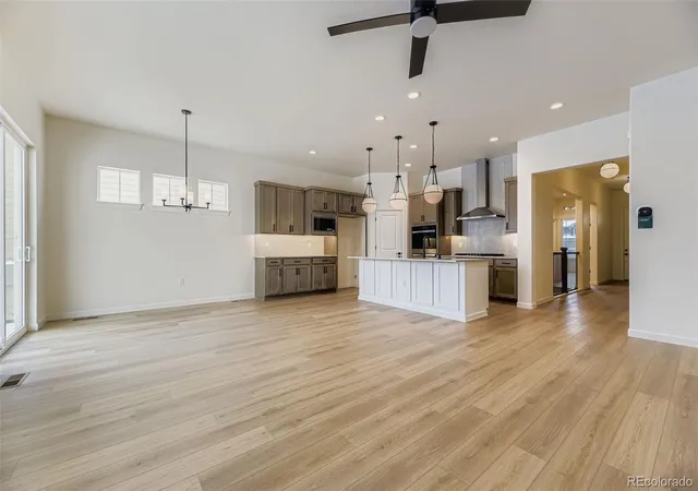4th image of 8942 S Riviera Wy, Aurora, CO 80016 | MLS# 7865358