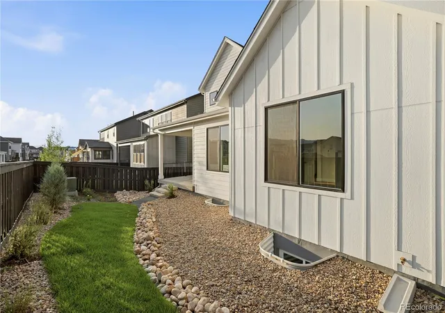 Photo 3 of Sale Pending at 8770 Summerwalk Trl, Littleton, CO 80125 | MLS# 8288150 | Listing updated on 2026-10-17