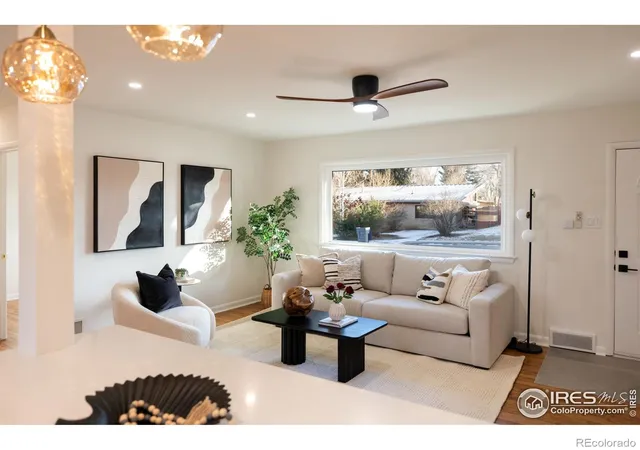 4th image of 6 Sunset Cir, Longmont, CO 80501 | MLS# IR1050346